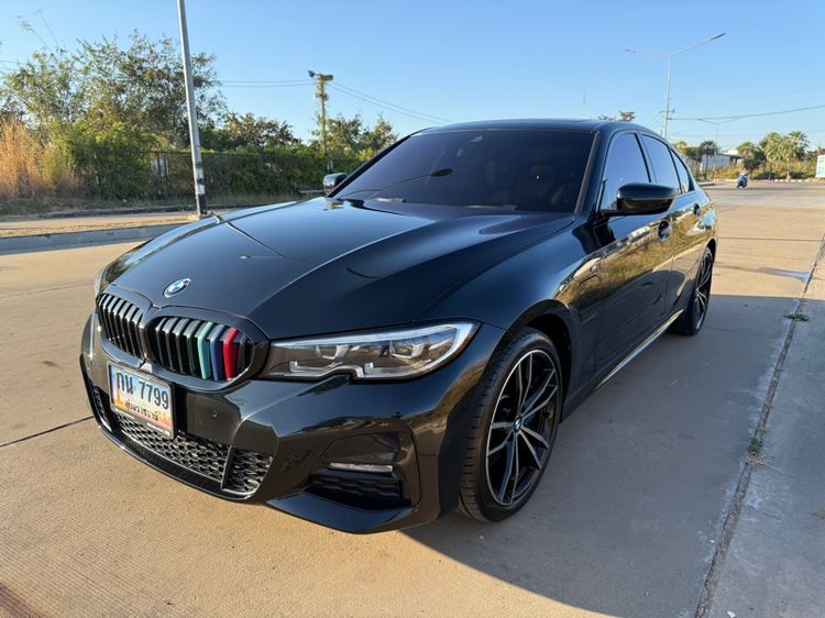BMW Series 3 2020 330e Sedan ปลั๊กอินไฮบริด (PHEV) ไม่ติดแก๊ส เกียร์อัตโนมัติ ดำ รูปที่ 3