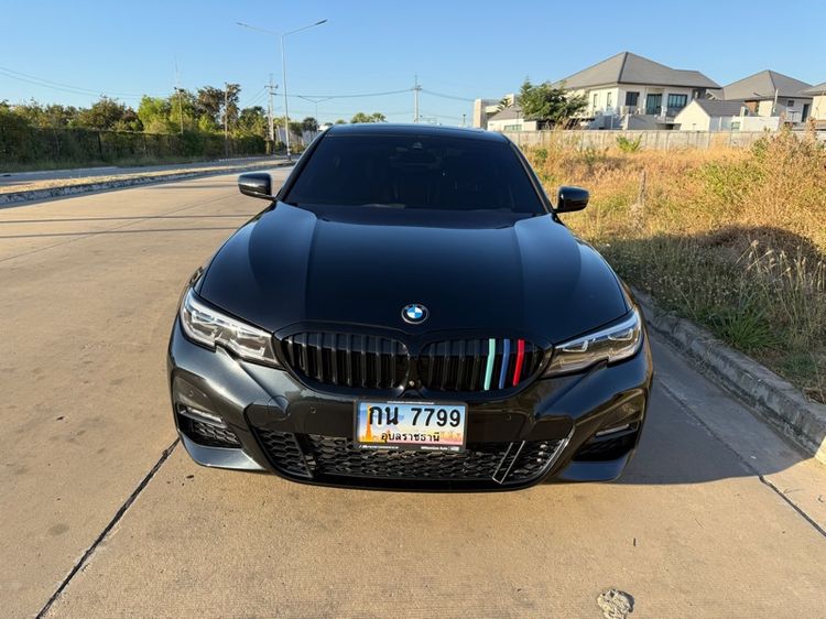 รถ BMW Series 3 330e สี ดำ
