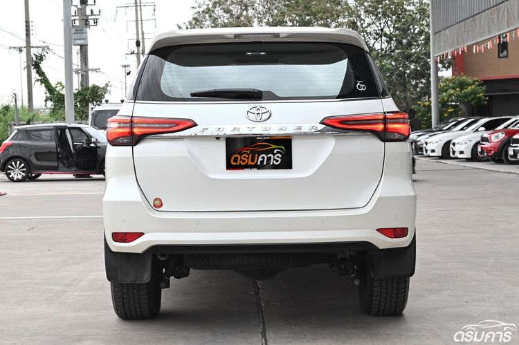 Toyota Fortuner 2022 2.4 V Utility-car ดีเซล ไม่ติดแก๊ส เกียร์อัตโนมัติ ขาว รูปที่ 4