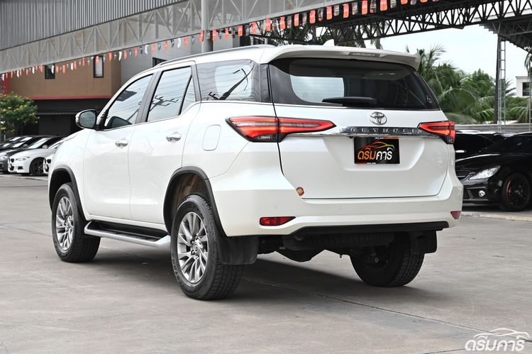 Toyota Fortuner 2022 2.4 V Utility-car ดีเซล ไม่ติดแก๊ส เกียร์อัตโนมัติ ขาว รูปที่ 3