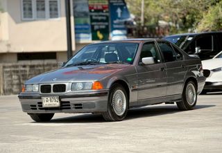 1995 BMW 318i 1.8 E36 นกแก้ว โฉมปี 90-00
สีเทา เครื่องยนต์เบนซินล้วน ไม่เคยติดแก๊ส