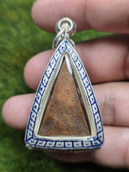 พระนางพญาเนื้อดินเก่าๆ รูปที่ 2