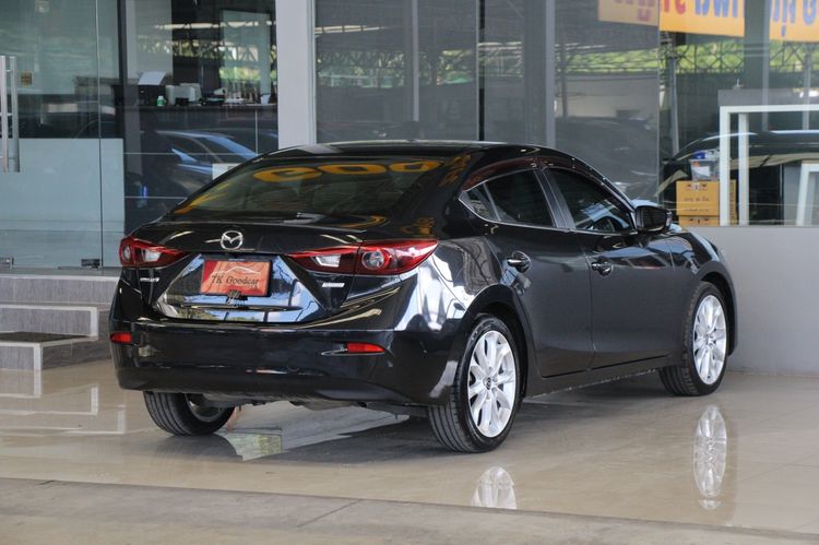 Mazda Mazda3 2017 2.0 S Sedan เบนซิน ไม่ติดแก๊ส เกียร์อัตโนมัติ ดำ รูปที่ 2