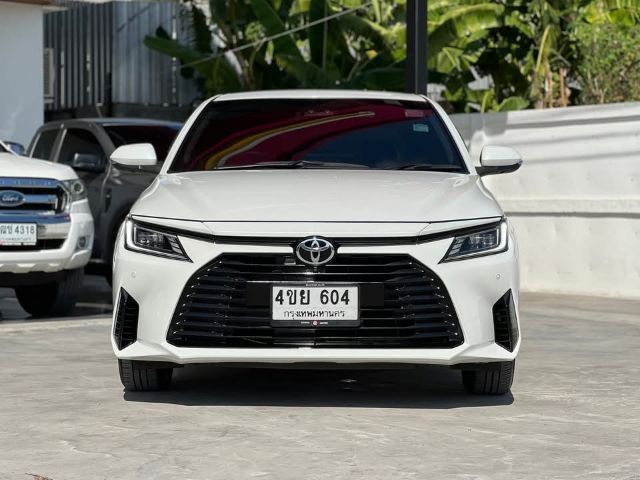 Toyota Yaris 2023 1.2 Premium เบนซิน เกียร์อัตโนมัติ ขาว รูปที่ 3