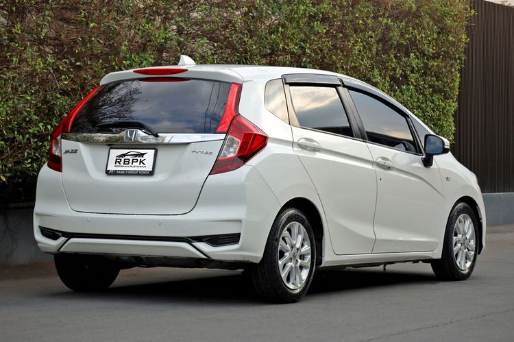 Honda Jazz 2019 1.5 V+ Sedan เบนซิน ไม่ติดแก๊ส เกียร์อัตโนมัติ ขาว รูปที่ 4