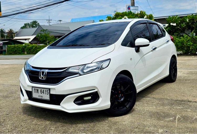 รถ Honda Jazz 1.5 V Plus i-VTEC สี ขาว