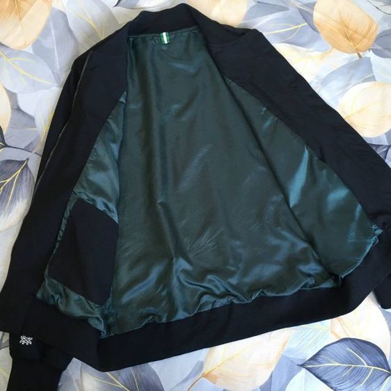 Benetton Bomber jacket แจ็คเก็ตสีดำทรงบอมเบอร์ ทรงเท่ห์ๆ สภาพนางฟ้า รูปที่ 7