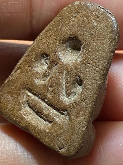 พระปิดตาหลวงปู่แก้วเนื้อผงกะลาคลุกรัก รูปที่ 13