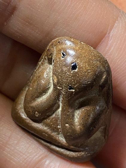 พระปิดตาหลวงปู่แก้วเนื้อผงกะลาคลุกรัก รูปที่ 6