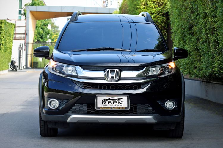 Honda BR-V 2017 1.5 SV Utility-car เบนซิน ไม่ติดแก๊ส เกียร์อัตโนมัติ ดำ รูปที่ 2