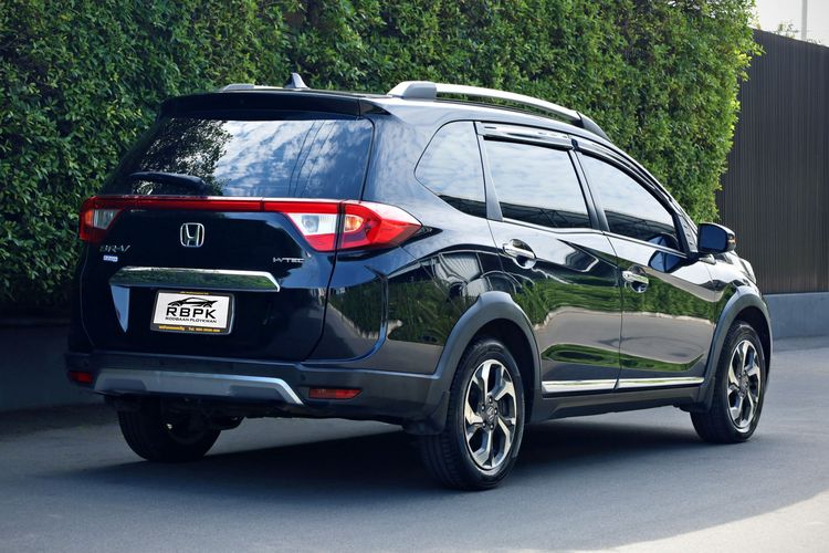 Honda BR-V 2017 1.5 SV Utility-car เบนซิน ไม่ติดแก๊ส เกียร์อัตโนมัติ ดำ รูปที่ 4