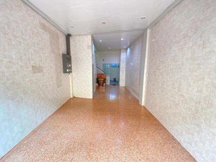 ใช่ อาคารพาณิชย์ 3 ชั้น รูปที่ 4