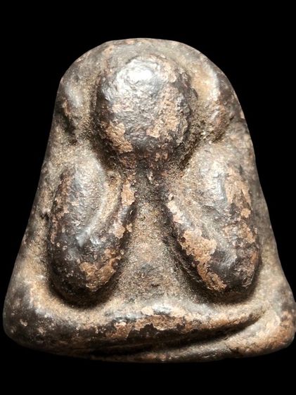 พระปิดตาลงรักครับ