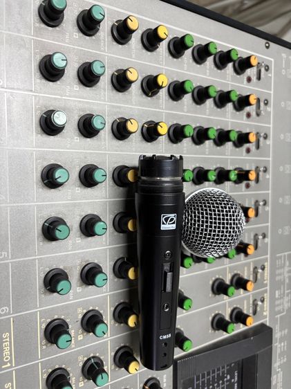 มิกเซอร์แถมไมค์โครโฟนสวยงามทั้งคู่เสียงดีครับใช้ไฟ 220 ครับเดิมๆครับสนใจเชิญครับ รูปที่ 3