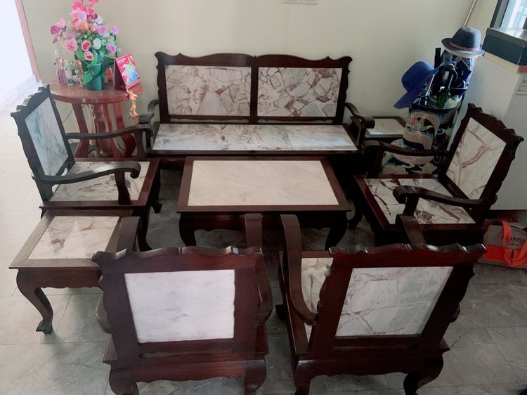 ชุดรับแขกหินอ่อนและไม้สัก