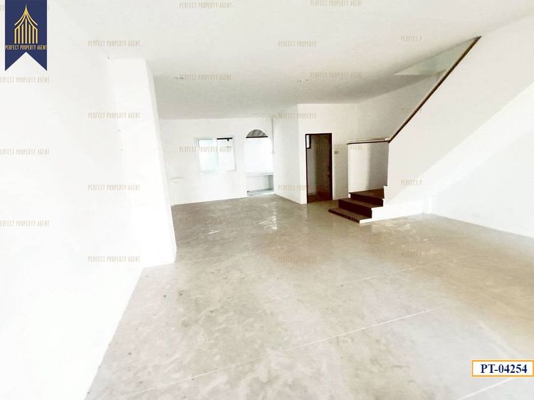 ขาย ทาวน์เฮ้าส์ เรวดี 3 ตลาดขวัญ นนทบุรี สไตล์โมเดิร์น แต่งใหม่ รูปที่ 4