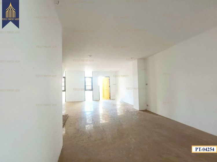 ขาย ทาวน์เฮ้าส์ เรวดี 3 ตลาดขวัญ นนทบุรี สไตล์โมเดิร์น แต่งใหม่ รูปที่ 3