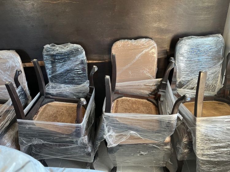 เก้าอี้ไม้เนื้อแข็ง