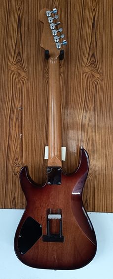 หาแลกหรือขายครับ กีตาร์ Cuttom Made สเป้คและอุปกรณ์เทพๆ สภาพเหมือนใหม่ (ดูของได้เชียงคาน จ.เลย) รูปที่ 2