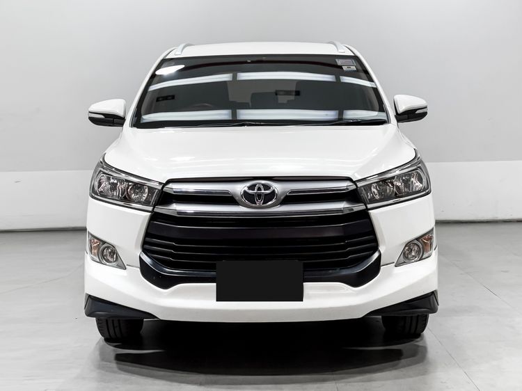 Toyota Innova 2017 2.8 Crysta G Utility-car ดีเซล เกียร์อัตโนมัติ ขาว รูปที่ 2