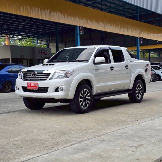 รถ Toyota Hilux Vigo Champ Double Cab 2.5 E VNT Prerunner TRD Sportivo สี ขาว