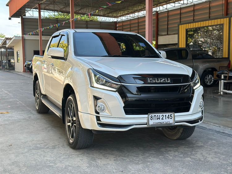 รถ Isuzu D-MAX 1.9 Hi-Lander Stealth Z Prestige สี ขาว