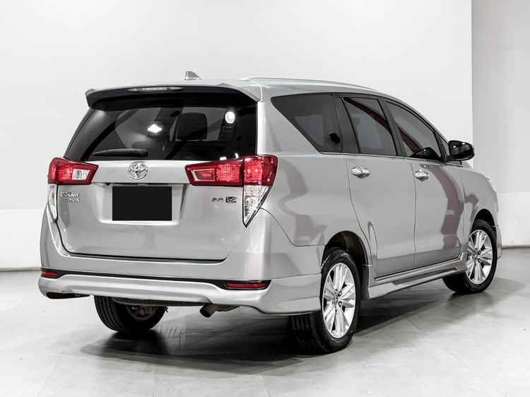 Toyota Innova 2019 2.8 Crysta V Utility-car ดีเซล เกียร์อัตโนมัติ บรอนซ์เงิน รูปที่ 4
