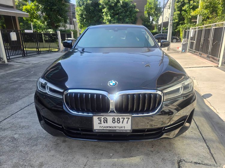 รถ BMW Series 5 530e สี ดำ