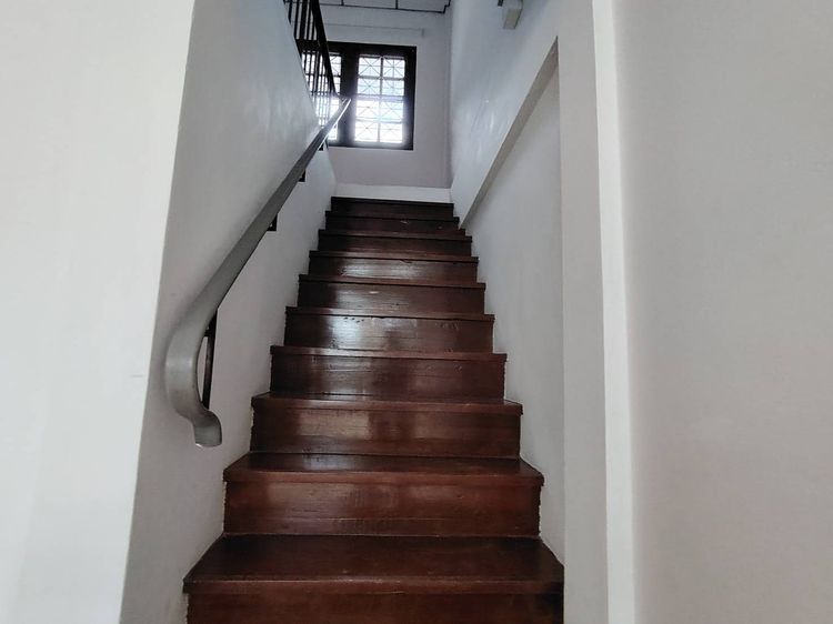 อื่นๆ ไม่มี สร้างเสร็จก่อน 2010 ให้เช่าหมู่บ้านวังทอง ติดถนนใหญ่ ซอยวิภาวดีรังสิต 47 บ้านแฝด 2 ชั้น มี 3 ห้องนอน 2 ห้องน้ำ รูปที่ 4