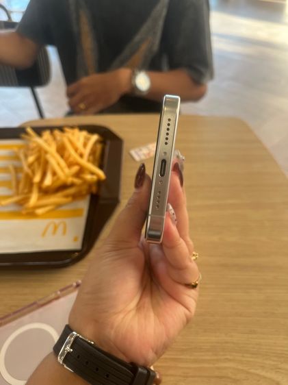 iPhone 16 Pro Max รูปที่ 4