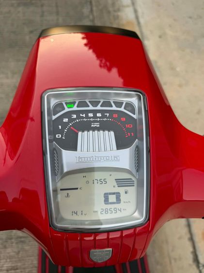 Lambretta x300 สีแดง รูปที่ 4