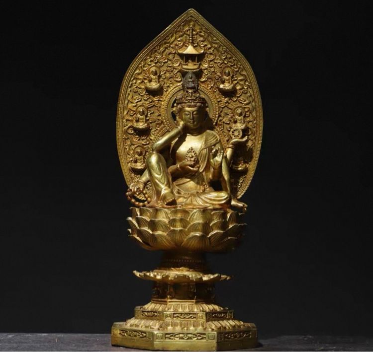 ✨รูปปั้นพระอวโลกิเตศวรโพธิสัตว์  หรือที่รู้จักกันในชื่อเจ้าแม่กวนอิม