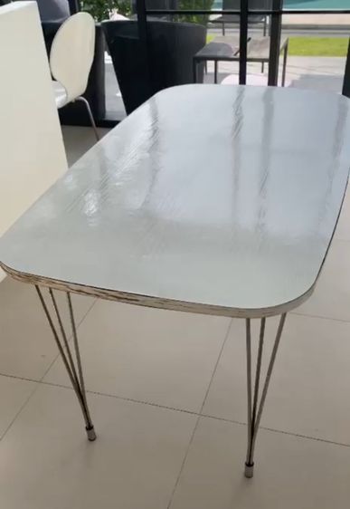 อื่นๆ ไม้ ขาว White Dining Table - Hairpin Legs (โต๊ะกินข้าว ขาเหล็ก)