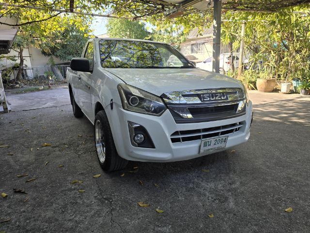 รถ Isuzu D-MAX 2.5 EX สี ขาว