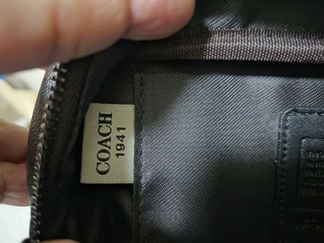 กระเป๋าคาดอก COACH  รูปที่ 9