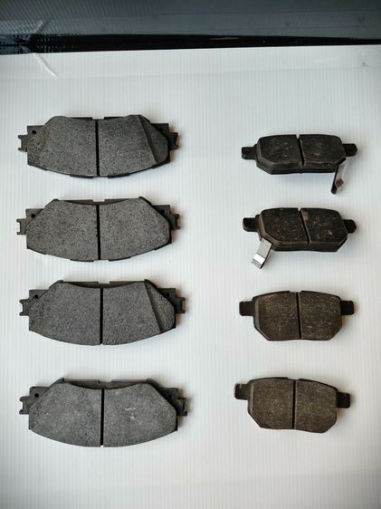 ผ้าเบรค แท้ศูนย์ Toyota Corolla Altis ปี 2014-2017 หน้า-หลัง มือสองสภาพดี ยังใช้งานได้ปกติ 