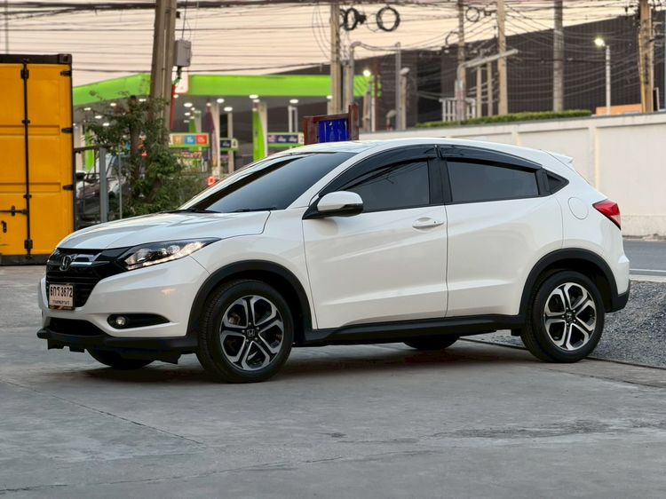 รถ Honda HR-V 1.8 E สี ขาว