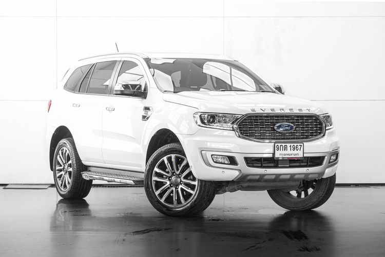รถ Ford Everest 2.0 Titanium Plus สี ขาว