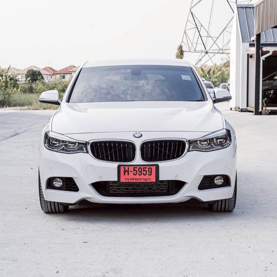 BMW Series 3 2018 320d Sedan ดีเซล ไม่ติดแก๊ส เกียร์อัตโนมัติ ขาว รูปที่ 2