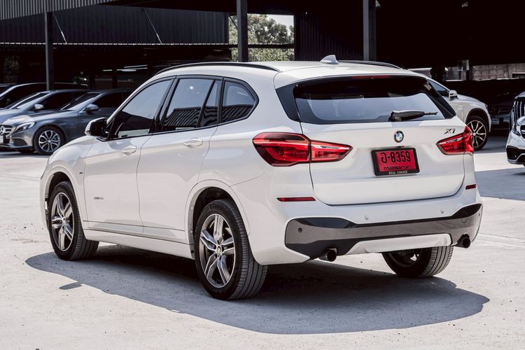 BMW X1 2018 2.0 sDrive20d M Sport Utility-car ดีเซล ไม่ติดแก๊ส เกียร์อัตโนมัติ ขาว รูปที่ 3