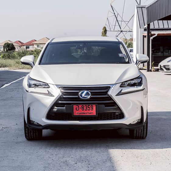 Lexus NX300 2015 2.0 Grand Luxury Sedan ไฮบริด ไม่ติดแก๊ส เกียร์อัตโนมัติ ขาว รูปที่ 2