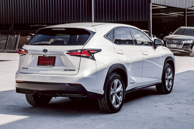 Lexus NX300 2015 2.0 Grand Luxury Sedan ไฮบริด ไม่ติดแก๊ส เกียร์อัตโนมัติ ขาว รูปที่ 4