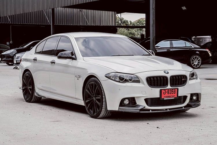 รถ BMW Series 5 520d สี ขาว