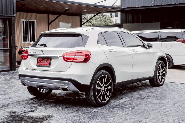 Mercedes-Benz GLA-Class 2016 GLA200 Utility-car เบนซิน ไม่ติดแก๊ส เกียร์อัตโนมัติ ขาว รูปที่ 4