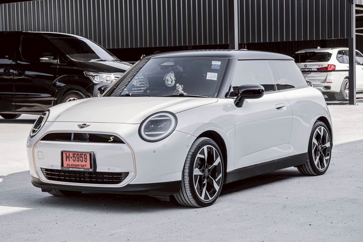 Mini COOPER 2025 รุ่นย่อยอื่นๆ Sedan ไฟฟ้า ไม่ติดแก๊ส เกียร์อัตโนมัติ ขาว รูปที่ 3