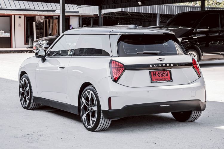 Mini COOPER 2025 รุ่นย่อยอื่นๆ Sedan ไฟฟ้า ไม่ติดแก๊ส เกียร์อัตโนมัติ ขาว รูปที่ 4