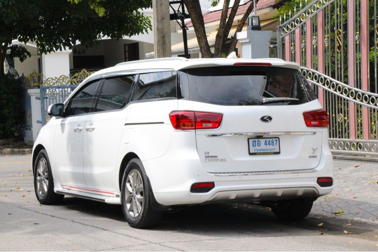 Kia Grand Carnival 2018 2.2 EX Utility-car ดีเซล เกียร์อัตโนมัติ ขาว รูปที่ 4