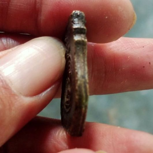 เหรียญหล่อ หลวงพ่อน้อย สวยๆ รูปที่ 3