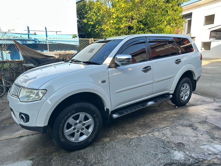 Mitsubishi Pajero Sport 2012 2.4 GLS Utility-car เบนซิน LPG เกียร์ธรรมดา ขาว รูปที่ 2