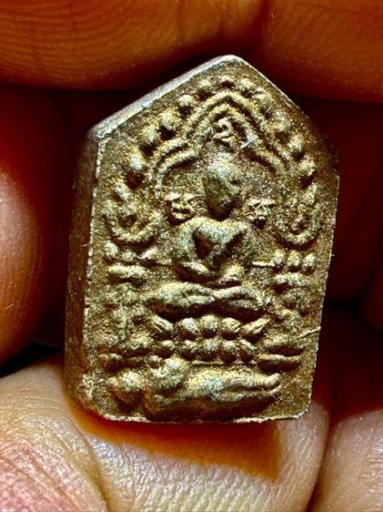 พระขุนแผนผงพรายกุมาร พิมพ์เล็ก เนื้อข้าวสุกลงบรอนร์ทอง พิมพ์สวยพุทธคุณเด่นค้าขายดี มีโชคลาภ เเคล้วคลาดปลอดภัย พระเหมาๆบ้านๆ รูปที่ 5